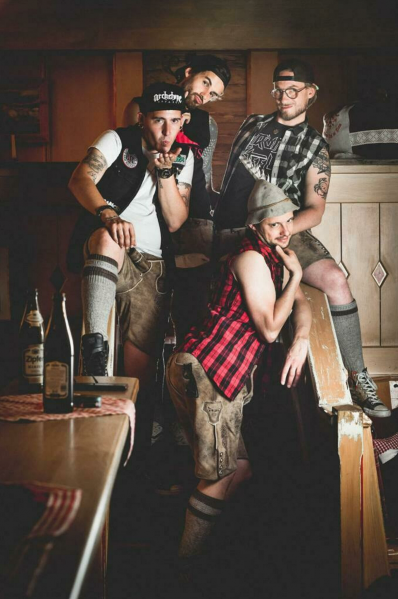 DIE ANALPHABETEN & LIQUID STEEL