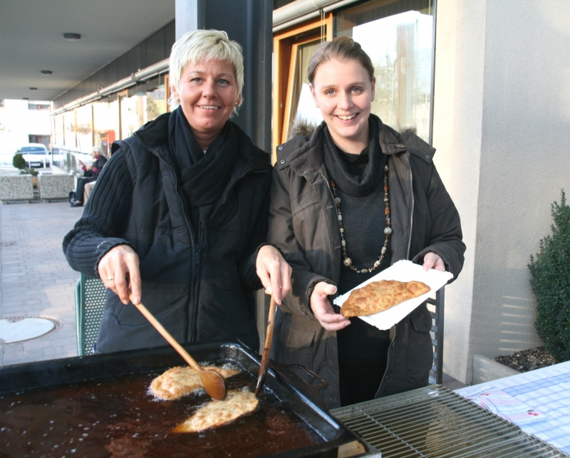 Köstliche Zillertaler Krapfen, dafür waren verantwortlich Astrid Rieser und Christian Feiersinger