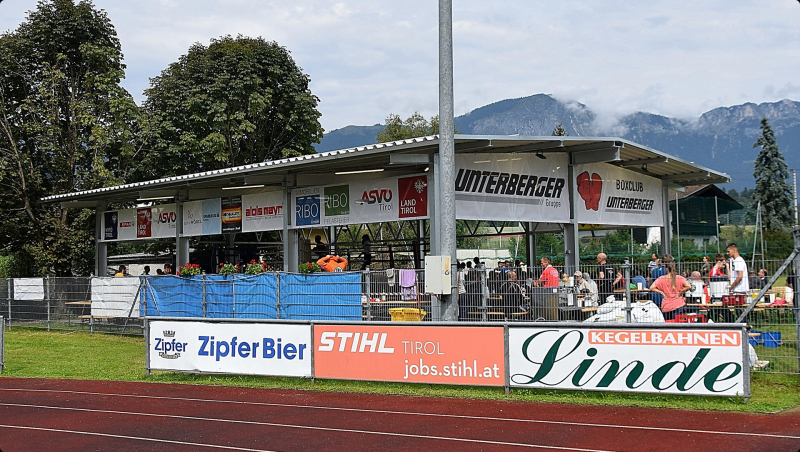 Outdoor-Boxhalle