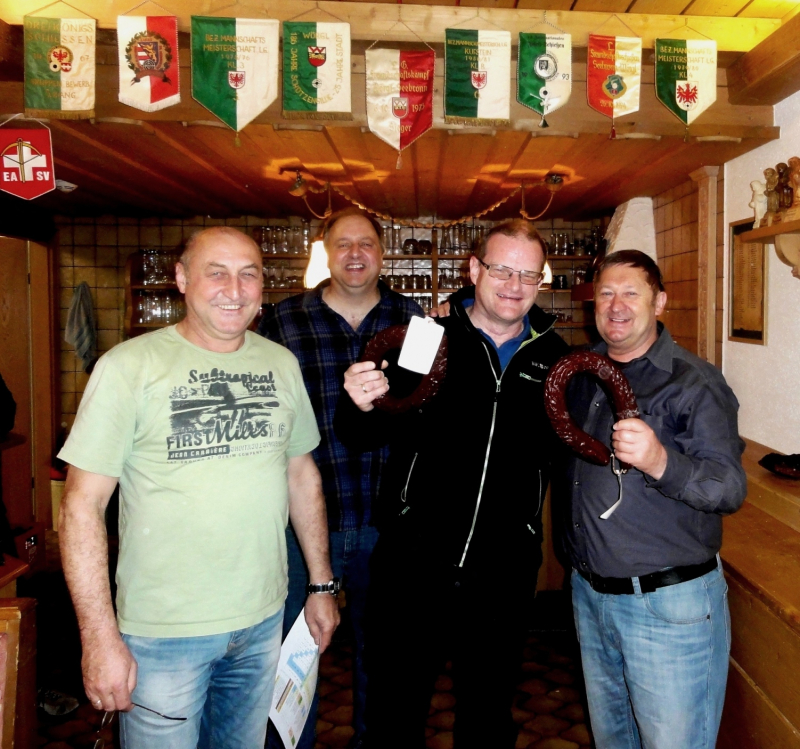 Die Schrepfer - Helmut Fischer (3.v.li.) und Willi Maier (re.), OSM Alfred Bauhofer (li.), Andi Obitzhofer (2.v.li.)