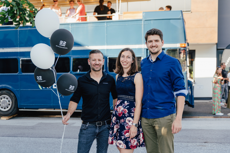 Andreas Adelsberger (GF styleflasher), Julia Krieglsteiner (EGLO Leuchten), Esmir Mehmedovic (Eglo Leuchten) Andreas Adelsberger (GF styleflasher), Julia Krieglsteiner (EGLO Leuchten), Esmir Mehmedovic (Eglo Leuchten)