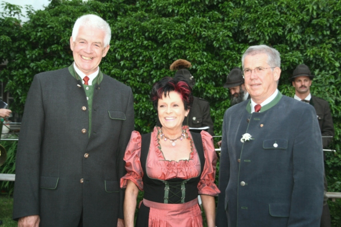 Landesjägermeister Bgd. Karl Berktold, Obfrau Ilse Steiner, Bgm. Herbert Horngacher Landesjägermeister Bgd. Karl Berktold, Obfrau Ilse Steiner, Bgm. Herbert Horngacher