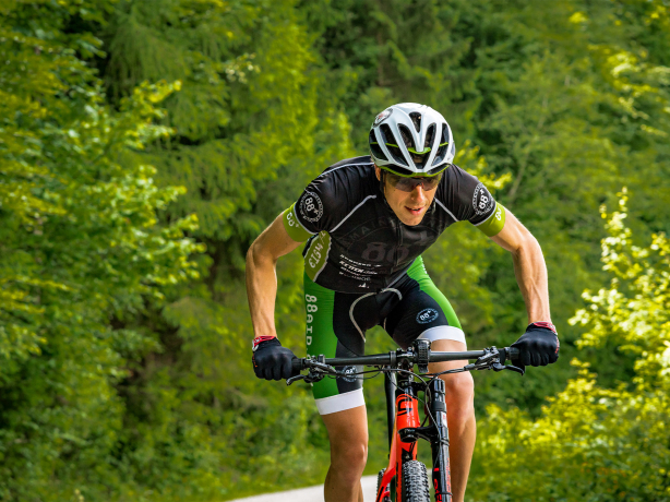 48 Stunden im Sattel: Charity-Bike-Challenge von Alex Gindu