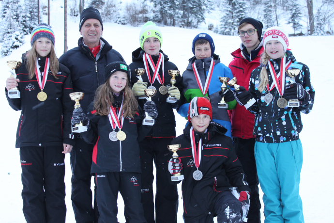 Elena Gruber Präs  Kurt Walter Marit Weichselbraun Josef Ritzer Daniel Pirchmoser Stefan Peer Trainer Benni Gschwendtner Lea Huber