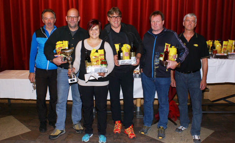Die Wörgler Stadtmeister 2016  - Kerstin Acherer, Thomas Ferri, Gerhard König, Ernst Egger mit Peter Hausberger und Gerhard Reiter vom ESV Wörgl