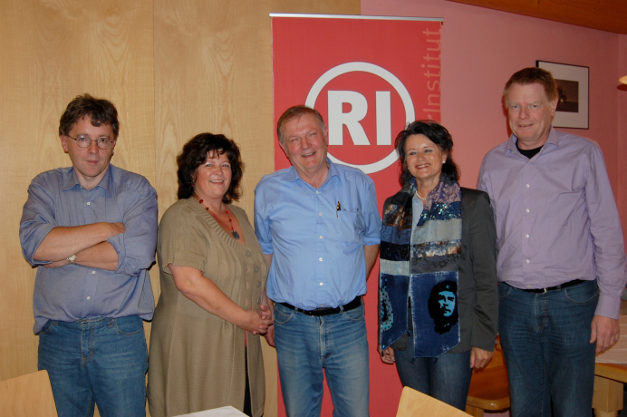 Im Bild von links: Referent Peter Goller, Irmgard Egger/SPÖ, Wilfried Bader, Bürgermeisterin Hedi Wechner und Martin Ortner vom Renner-Institut. Im Bild von links: Referent Peter Goller, Irmgard Egger/SPÖ, Wilfried Bader, Bürgermeisterin Hedi Wechner und Martin Ortner vom Renner-Institut.