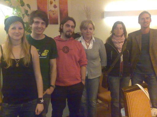 Das Team des Jugendzentrums um Jugendreferentin Roswitha Lenzi Das Team des Jugendzentrums um Jugendreferentin Roswitha Lenzi