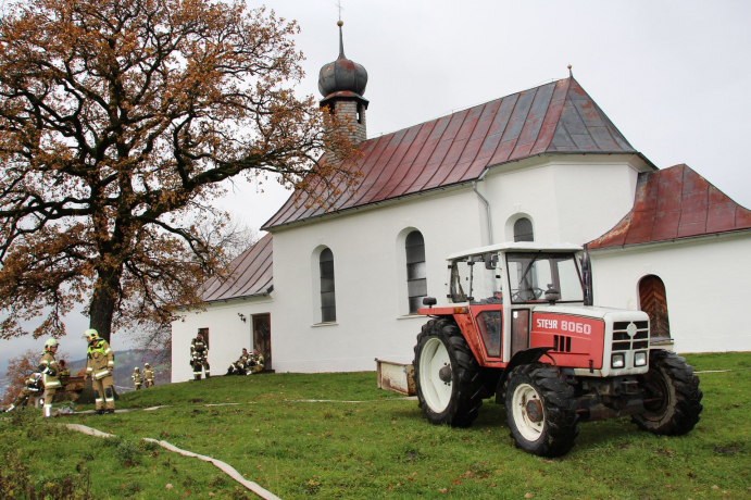 Brand der Grattenbergl-Kapelle -  Abschnittsübung der Feuerwehr