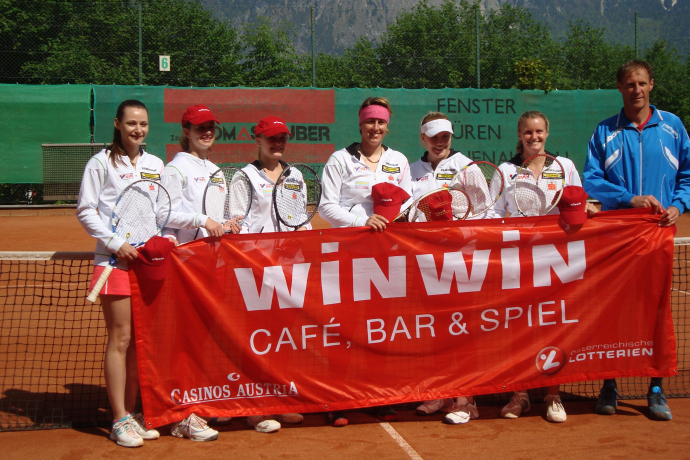 Die Wörgler Bundesligadamen starteten mit dem neuen Sponsor WINWIN in die Saison