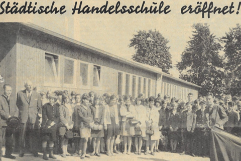 Die “Barackenschule” Die “Barackenschule”