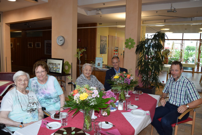 Doppelter Geburtstag im Seniorenheim