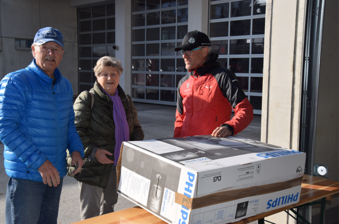 Ein voller LKW-Zug für die Ukraine