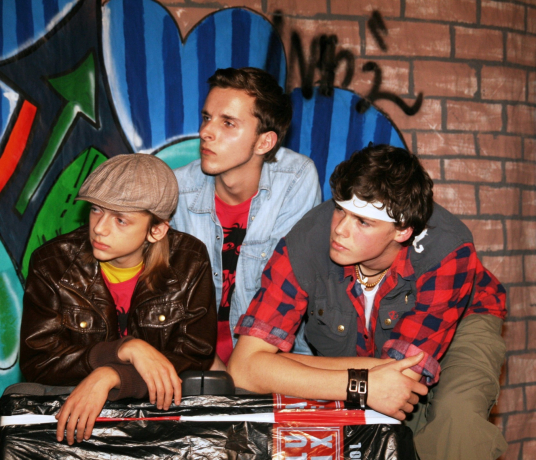 Josef Theurl als Baby, Maximilian Mauracher als Rou, Daniel Kapinger als Vic. Josef Theurl als Baby, Maximilian Mauracher als Rou, Daniel Kapinger als Vic.