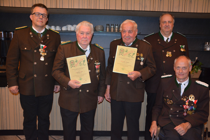 Ehrung Tiroler Landesschützenbund – v.l. Manfred Schachner, Hansjörg Mair, Hans Strasser, Andreas Obitzhofer und Hubert Aufschnaiter. Foto: Veronika Spielbichler