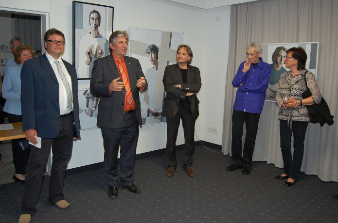Museumsvereinsobmann Mag. Markus Steinbacher, Bgm. Arno Abler, Kurator Mag. Günther Moschig, Helmuth und Margit Ascher (v.l.) Museumsvereinsobmann Mag. Markus Steinbacher, Bgm. Arno Abler, Kurator Mag. Günther Moschig, Helmuth und Margit Ascher (v.l.)