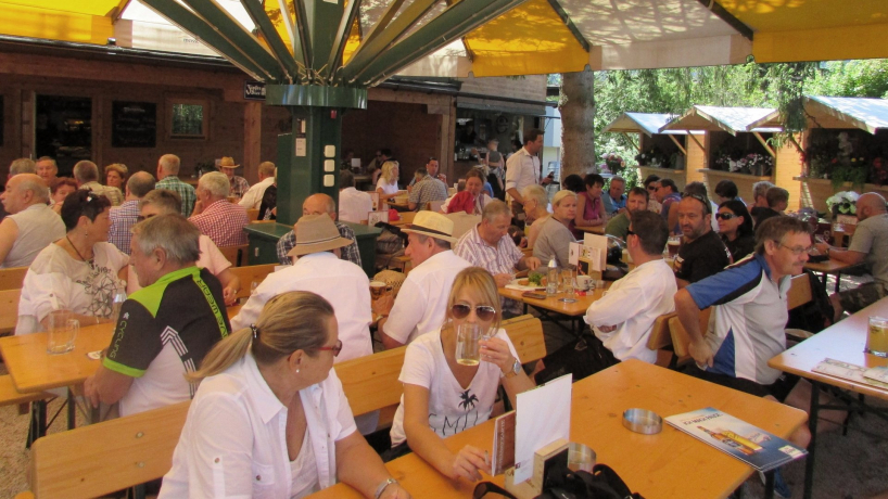 Frühschoppen im Biergarten Wörgl mit dem "Original Migränen Echo"