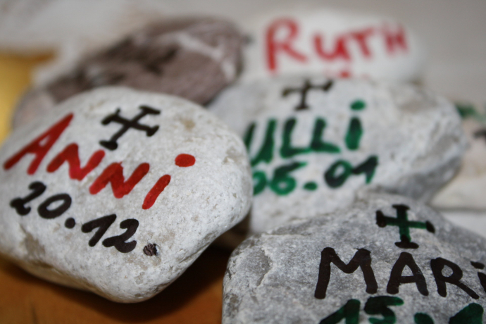 GEMEINSAM, NICHT EINSAM TRAUERN