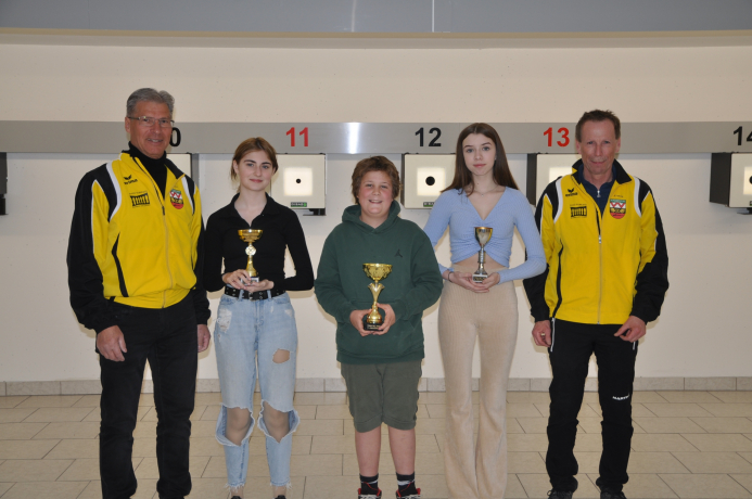 SM Klaus Huber, Jessica Bauhofer (2.), Jugend-Gildenmeister Maximilian Bauhofer, Lani Huber (3.), SR Armin Huber SM Klaus Huber, Jessica Bauhofer (2.), Jugend-Gildenmeister Maximilian Bauhofer, Lani Huber (3.), SR Armin Huber