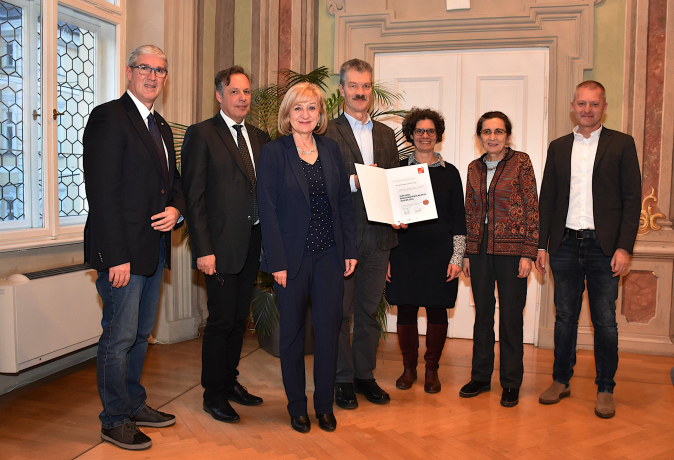 von links): Dipl.-Päd. Wolfgang Haslwanter (Bildungsdirektion), Bildungsdirektor Dr. Paul Gappmaier, Landesrä-tin Dr. Beate Palfrader, Direktor Dr. Johann Fellner (BRG Wörgl), Mag. Gudrun Steger (BRG Wörgl), Abteilungsleiterin Mag. Adolfine Gschließer, Mag. Ernst Larcher (BRG Wörgl) von links): Dipl.-Päd. Wolfgang Haslwanter (Bildungsdirektion), Bildungsdirektor Dr. Paul Gappmaier, Landesrä-tin Dr. Beate Palfrader, Direktor Dr. Johann Fellner (BRG Wörgl), Mag. Gudrun Steger (BRG Wörgl), Abteilungsleiterin Mag. Adolfine Gschließer, Mag. Ernst Larcher (BRG Wörgl)