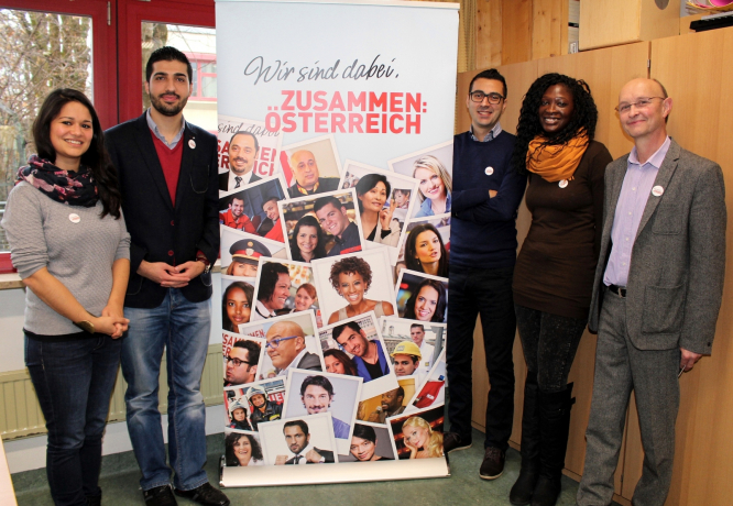 Shanti Johanna D` Sa, Kayahan Kaya, Serdar Sahin, Hannelore Jarvis Essandoh und Direktor der NMS Wörgl Hubert Kronberger Shanti Johanna D` Sa, Kayahan Kaya, Serdar Sahin, Hannelore Jarvis Essandoh und Direktor der NMS Wörgl Hubert Kronberger