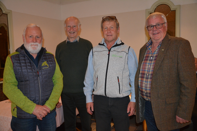 Bei der OGV-Jahreshauptversammlung v.l. Reinhard Hirzinger, Rupert Mayr, Franz Feiersinger und Josef Stocker Bei der OGV-Jahreshauptversammlung v.l. Reinhard Hirzinger, Rupert Mayr, Franz Feiersinger und Josef Stocker