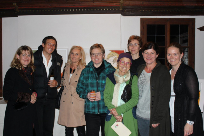 Veronika Schweinester (Montessori-Schule Wörgl), die KünstlerInnen Paul Schweinester, Brigitte Lindner, Brigitta Rauschmayer-Gartner, Brigitte Gmach und Edith Mallaun sowie Christa Haas-Mayer und Renate Höger von der Montessori-Schule Wörgl Veronika Schweinester (Montessori-Schule Wörgl), die KünstlerInnen Paul Schweinester, Brigitte Lindner, Brigitta Rauschmayer-Gartner, Brigitte Gmach und Edith Mallaun sowie Christa Haas-Mayer und Renate Höger von der Montessori-Schule Wörgl