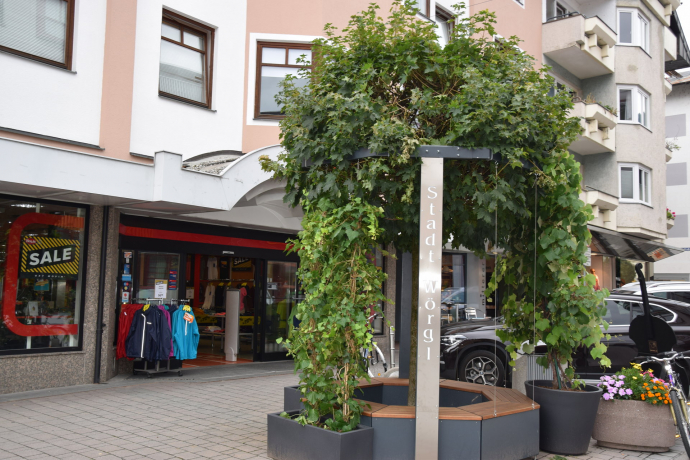 Neue Kommunikationsinsel in der Bahnhofstraße