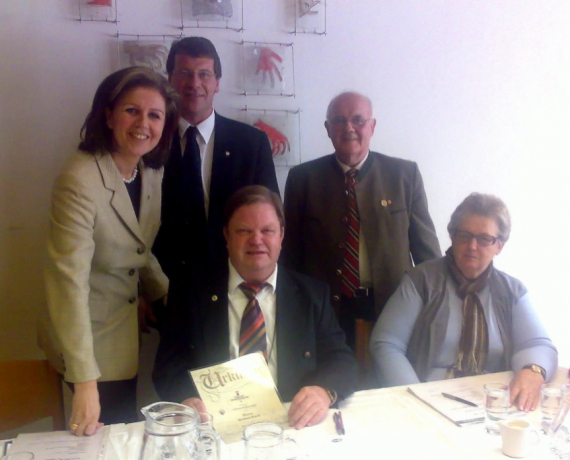 LR Zoller-Frischauf, LA Jakob Wolf, Obmann-StV. Helmuth Knoll, Obmann Ellmerer, Kassierin Linde Merth (v.l) LR Zoller-Frischauf, LA Jakob Wolf, Obmann-StV. Helmuth Knoll, Obmann Ellmerer, Kassierin Linde Merth (v.l)