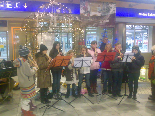 Musikschüler umrahmen die 150-Jahr-Feier Musikschüler umrahmen die 150-Jahr-Feier