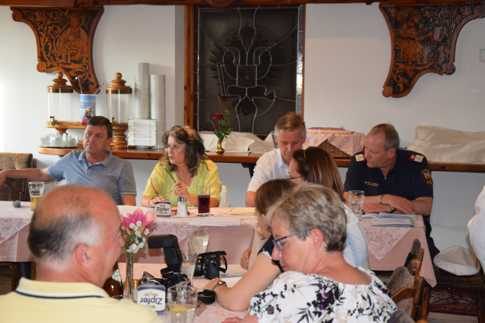 Raser im Mittelpunkt des Stadtteilgesprächs Raser im Mittelpunkt des Stadtteilgesprächs