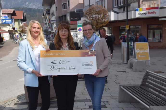 Stadtbedienstete spenden für Licht für Wörgl