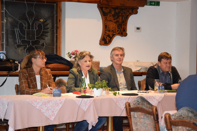 Stadtteilgespräch: Sorglose Hundehalter bewegen die Gemüter