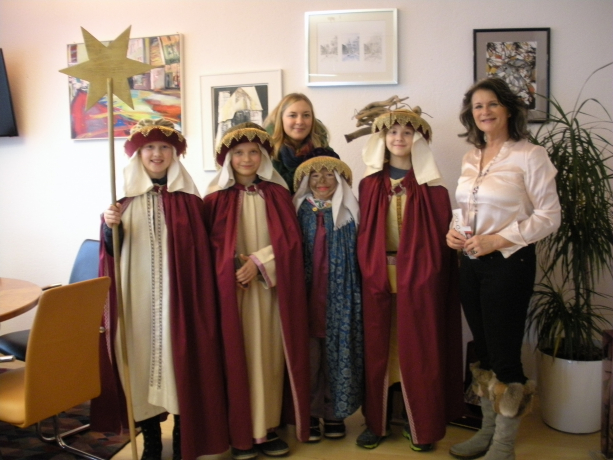 Sternsinger der kath.Jungschar Wörgl mit Begleitung, Bgm. Hedi Wechner