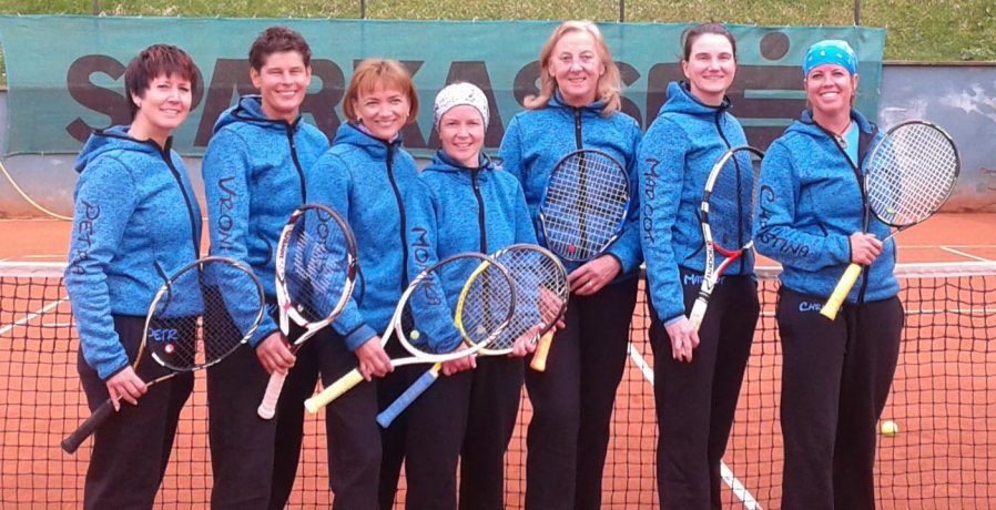 Von links nach rechts - hinten: Gratt Petra, Kaltenbrunner Vroni, Fössinger Doris; vorne: Maurer Christina, Hager Maria