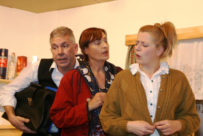 Hannes Malllaun als Roland Linkspitz, Silvia Hotter als Hanni Hannes Malllaun als Roland Linkspitz, Silvia Hotter als Hanni