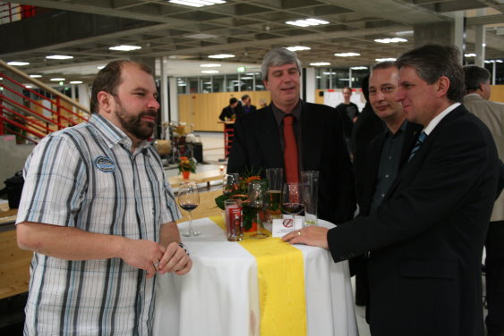 Journalisten im Gespräch mit Bgm. Arno Abler und GR Erich Lettenbichler Journalisten im Gespräch mit Bgm. Arno Abler und GR Erich Lettenbichler