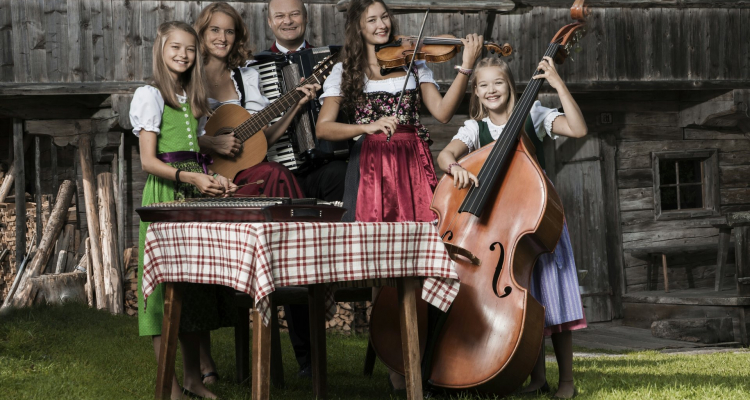 Familienmusik Puchleitner (Foto VANMEY PHOTOGRAPHY)-1 (2)