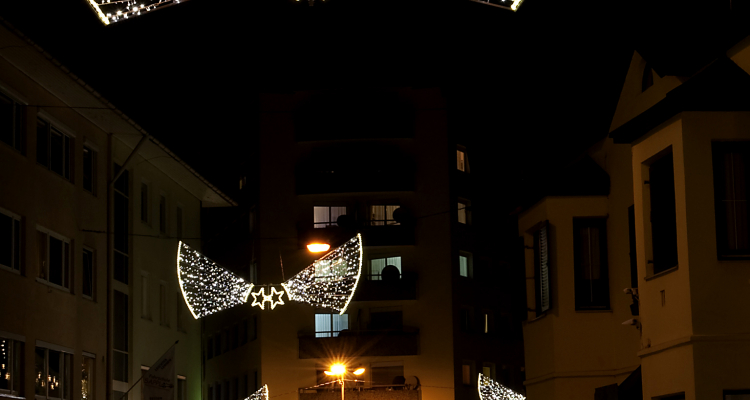 Wörgler Weihnachtsbeleuchtung Bahnhofstraße - (c) Helmut Pangrazzi