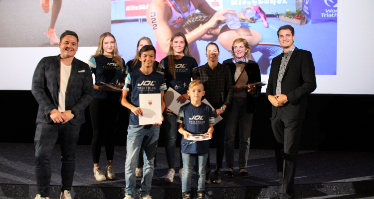 Wave Tri Team mit Bgm Riedhart und Sportref. Str. Embacher Wave Tri Team mit Bgm Riedhart und Sportref. Str. Embacher
