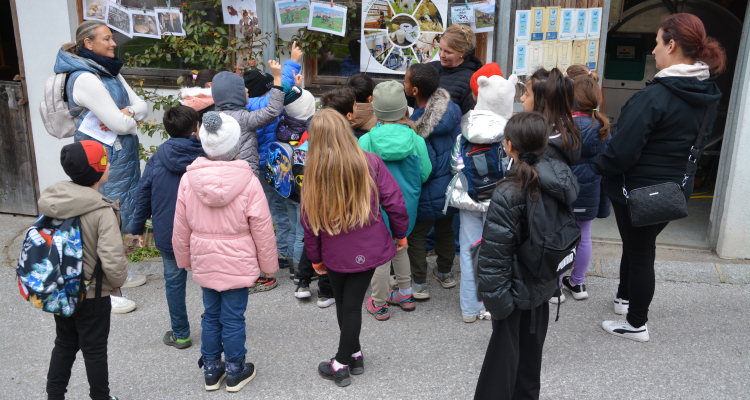 Wörgler Bäuerinnen gestalteten Schultag am Bauernhof für Volksschulkinder Wörgler Bäuerinnen gestalteten Schultag am Bauernhof für Volksschulkinder