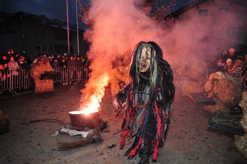 Großer Perchtentreff