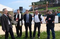 Foto Nageler/Von links: Bgm. Josef Dillersberger, Pfarrer Dr. Rainer Hangler, Bgm. Hermann Ritzer und die beiden Obmänner Pepi Ager und Klaus Thaler Foto Nageler/Von links: Bgm. Josef Dillersberger, Pfarrer Dr. Rainer Hangler, Bgm. Hermann Ritzer und die beiden Obmänner Pepi Ager und Klaus Thaler