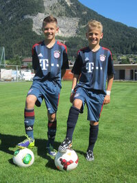 Im Bild v. l.: Marcel Krimbacher und Christoph Laner - Zwei Nachwuchsspieler des FC Bad Häring mit großen Zielen