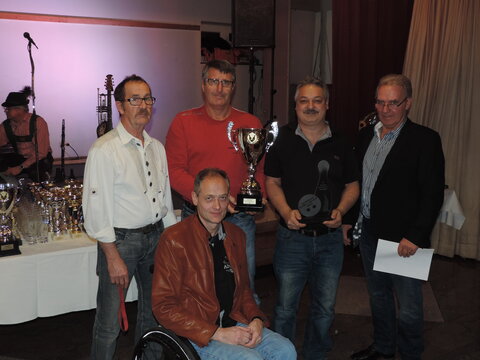 Foto von li.: Pregernigg E,Sportreferent Aufschnaiter Hubert, Schwaiger A, Dummer E, Obmann Gandler Sepp. Nicht am im Bild Brodinger B und Ehrschwentner H.