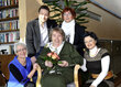 v.l.n.r. Pfledienstleitung, Heimleitung, Frau Pattiß, Waltraud Kendlbacher, Hedi Wechner