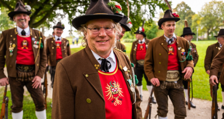 Bataillonsfest der Gebirgsschützen festigt Freundschaft mit Tirol Bataillonsfest der Gebirgsschützen festigt Freundschaft mit Tirol