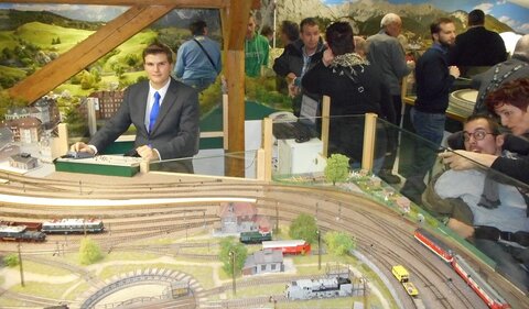 Bruckhäusler Kinder zu Gast beim Modellbahnclub