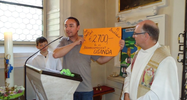 Bruckhäusler Volksschüler erlaufen 2.700 Euro für Brunnenbau in Uganda Bruckhäusler Volksschüler erlaufen 2.700 Euro für Brunnenbau in Uganda