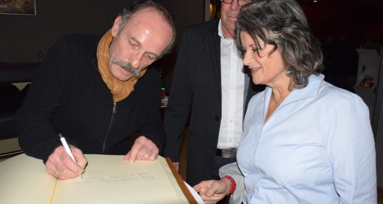 „Das Wunder von Wörgl“ – Aufregende Vorpremiere mit Oscarpreisträger Karl Markovics „Das Wunder von Wörgl“ – Aufregende Vorpremiere mit Oscarpreisträger Karl Markovics