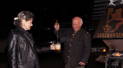 Ein kühles Blondes für einen guten Zweck   